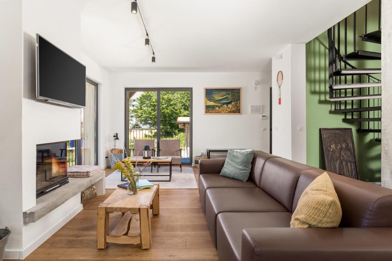 Modern Alpine Monsalbius Chalet Baske Ostarije Exteriör bild