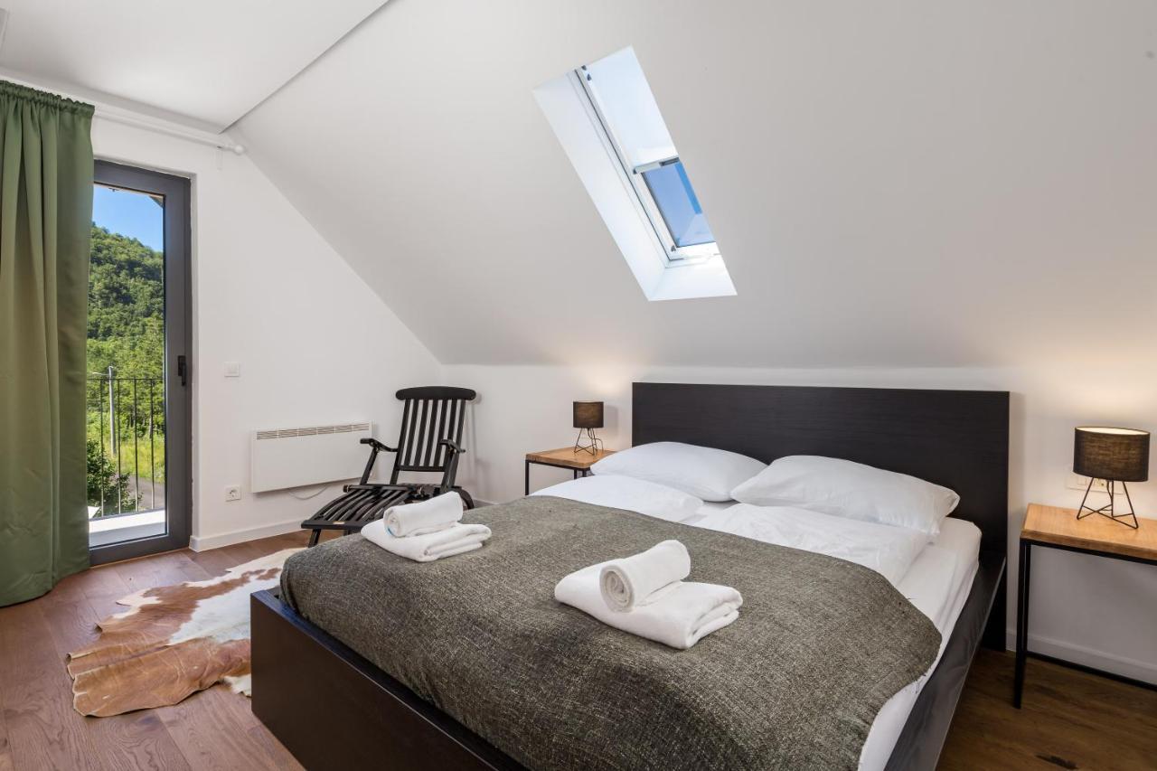 Modern Alpine Monsalbius Chalet Baske Ostarije Exteriör bild