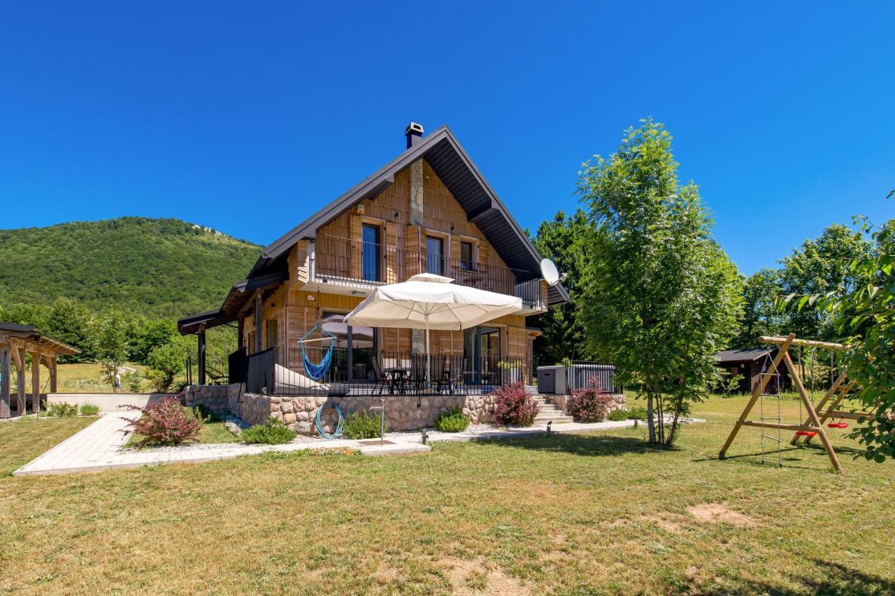 Modern Alpine Monsalbius Chalet Baske Ostarije Exteriör bild