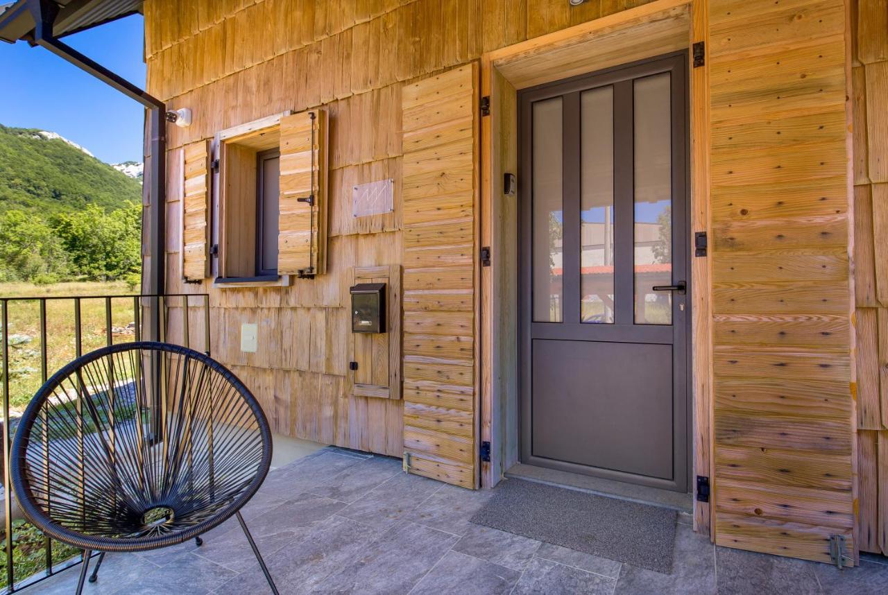 Modern Alpine Monsalbius Chalet Baske Ostarije Exteriör bild