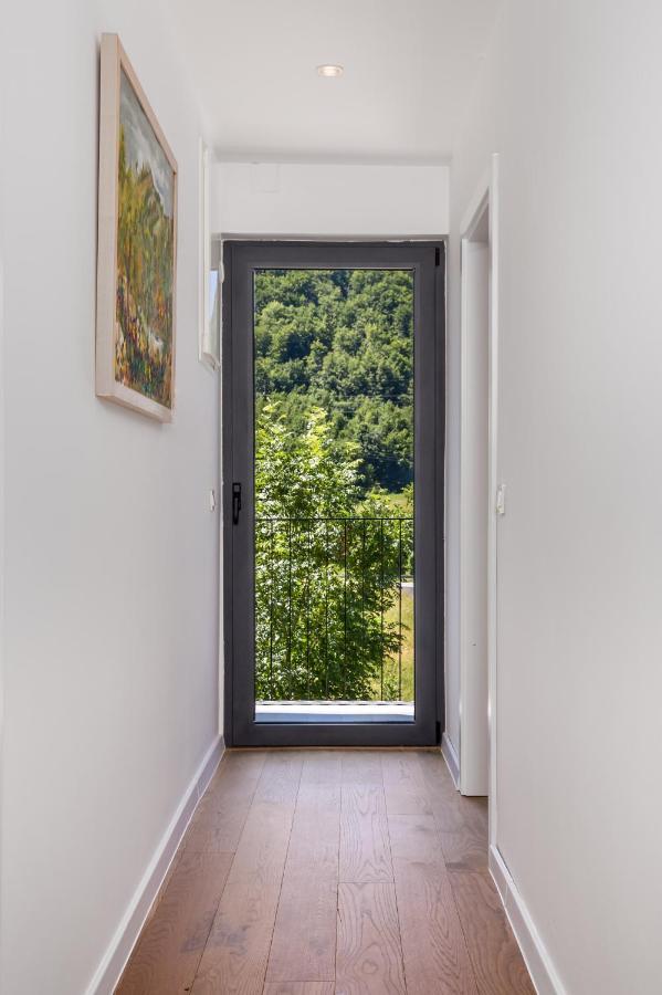 Modern Alpine Monsalbius Chalet Baske Ostarije Exteriör bild